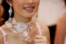 淮安人妖皇后(中国富豪娶人妖皇后)
