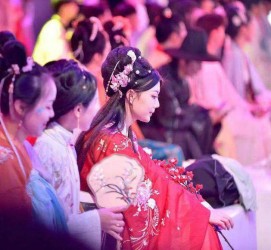 淮安汉服模特兼职(想做汉服模特去哪里找)
