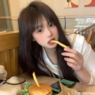 淮安伴游女生李欣怡的资料